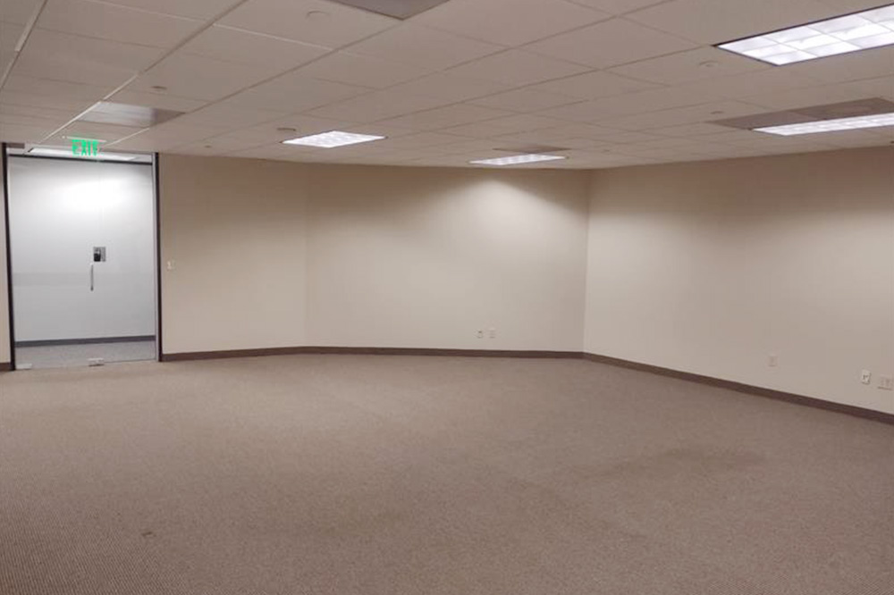 property with office space for rent at 410, 14800 Quorum Drive, Dallas, TX 75254, USA