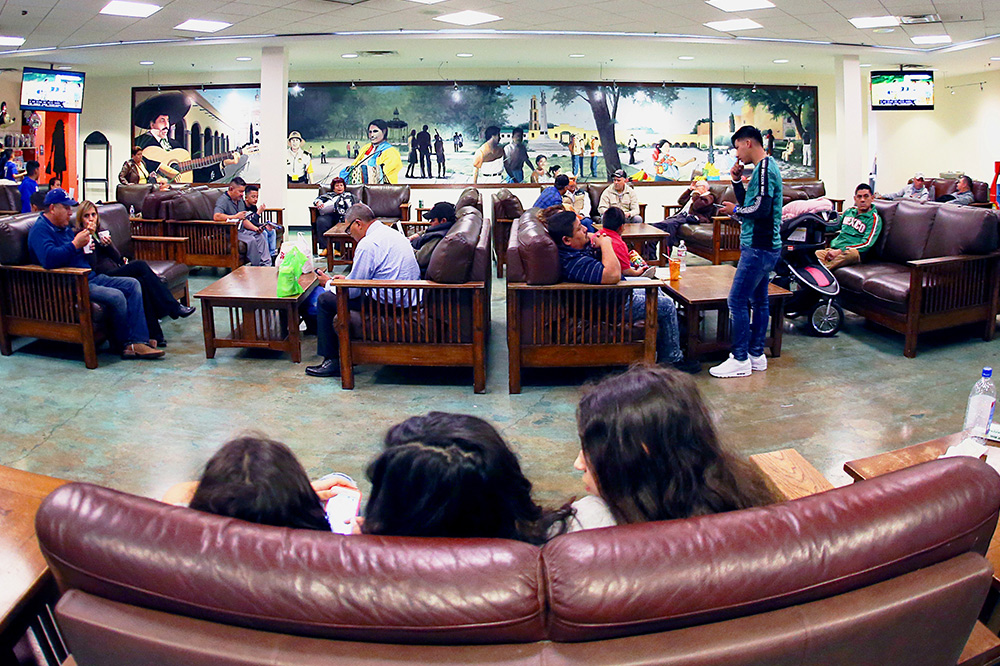 19-4200-South-Fwy-(Mercado)Fort-WorthTX76115-Retail-4200_md8.jpg?t=1790035742