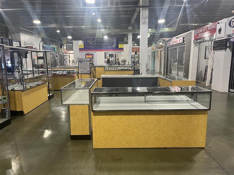 4200 South Fwy (Mercado) - 235x2C-188-sm