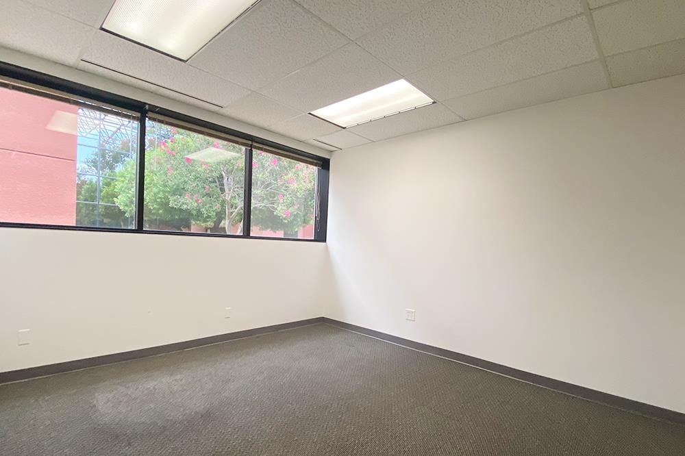 10000 North 31st Avenue - 258xA104-sm