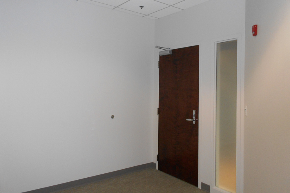 8-UI400Dx292.jpg