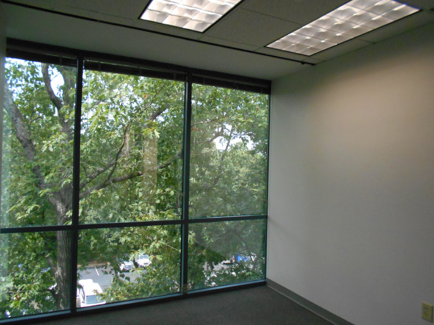 1-UI400Lx293.jpg