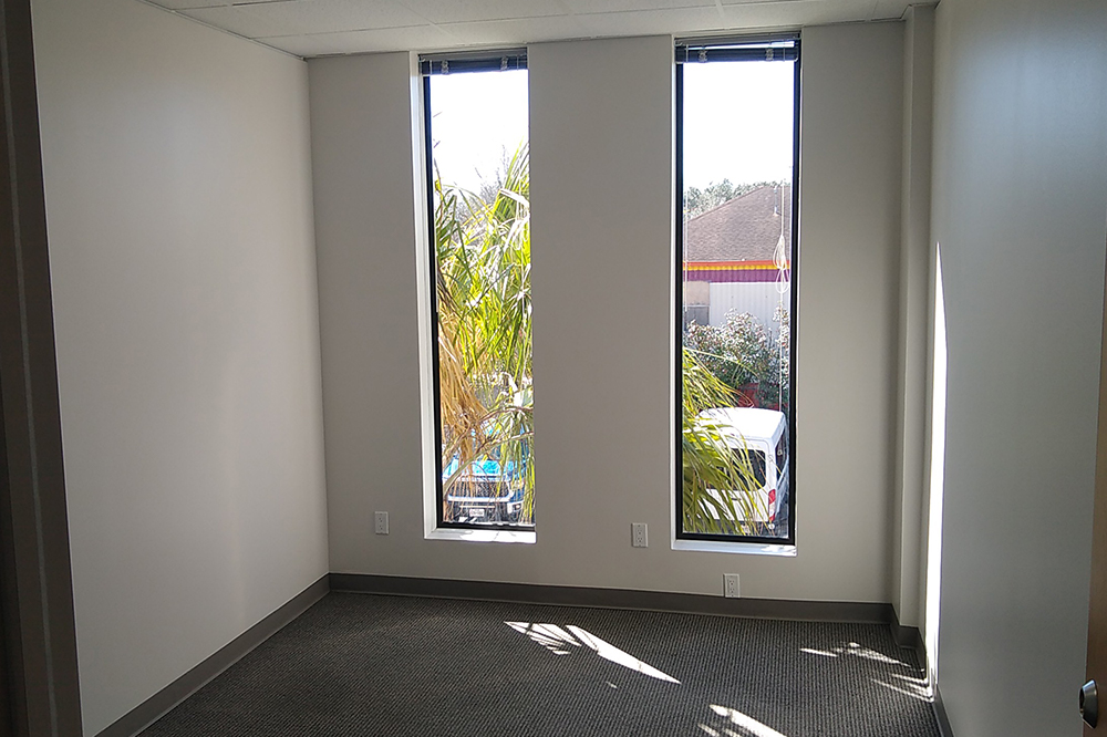 4101 Greenbriar Dr - 319x205C-sm