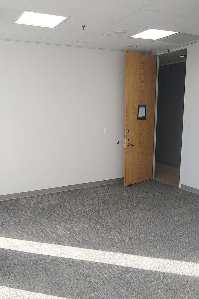 2-UI205Mx319.jpg