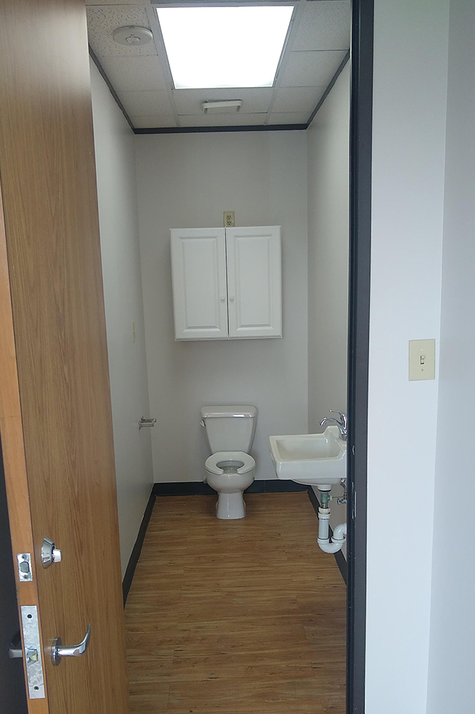 4-UI240x319.jpg