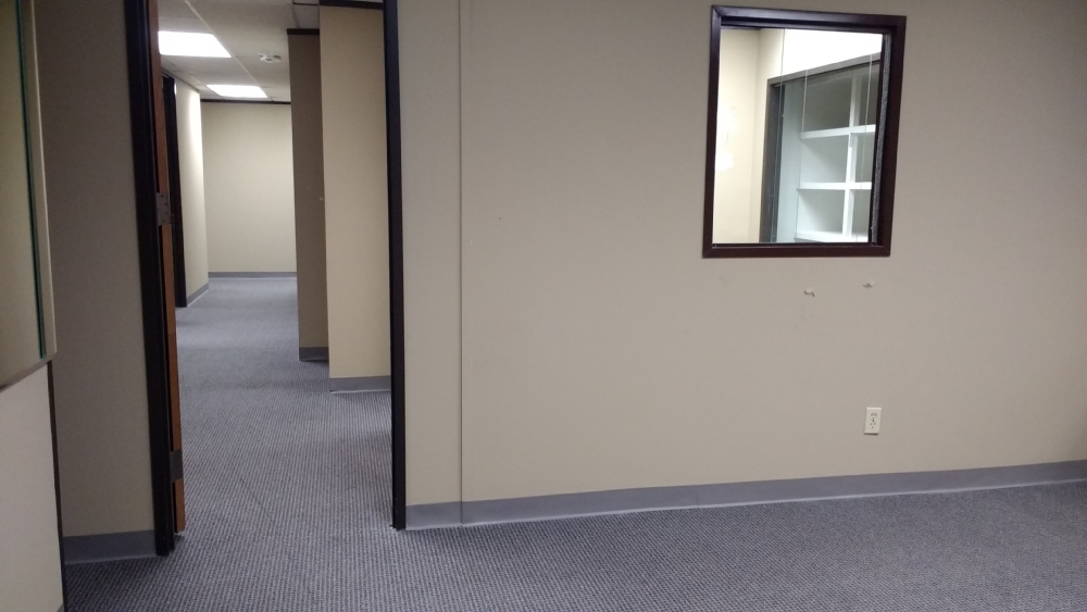 1-UI490x32.jpg