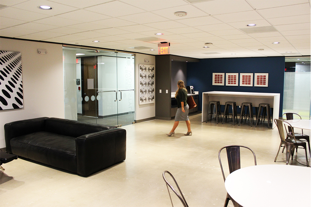 2323 South Voss Road - 32x510-02-sm