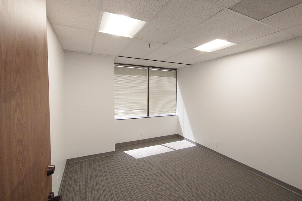 3-075244Office-3.jpg