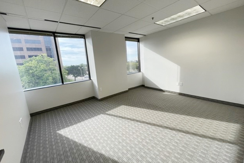 4101 McEwen - 326x324-sm