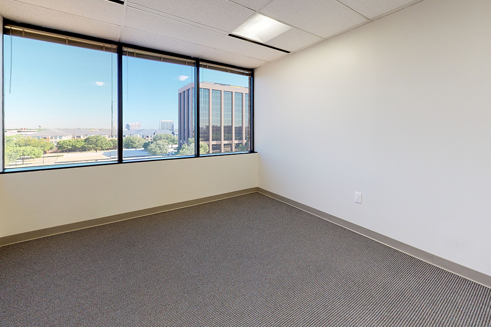 4101 McEwen - 326x515-sm