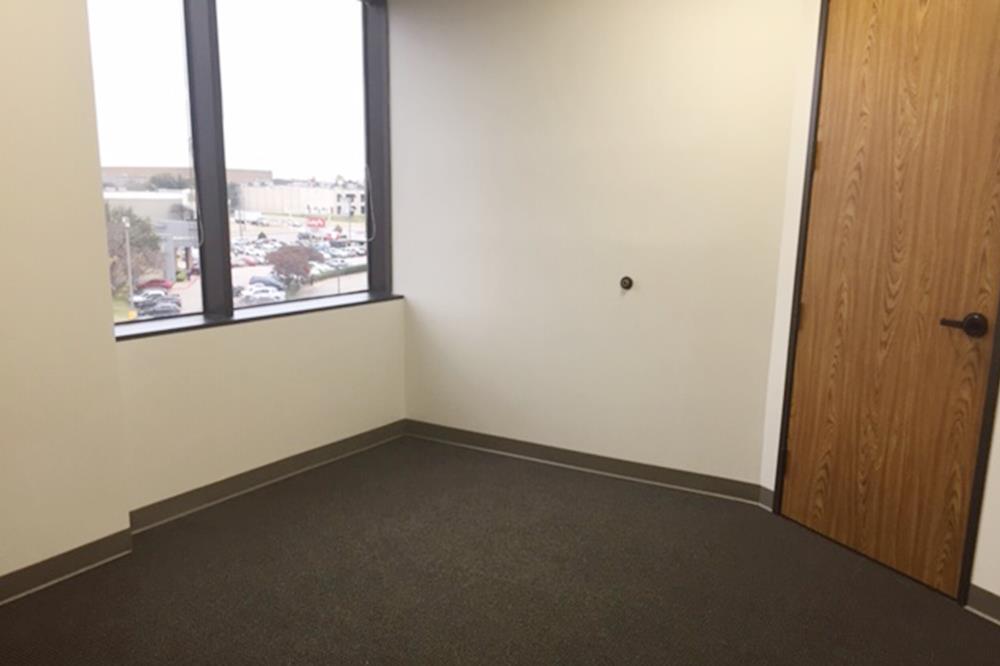 4101 McEwen - 326x525-sm