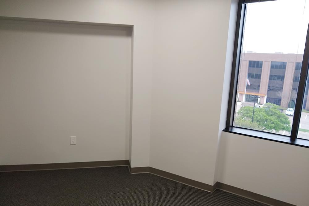 4101 McEwen - 326x525-sm