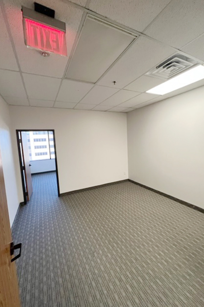 4101 McEwen - 326x605-sm