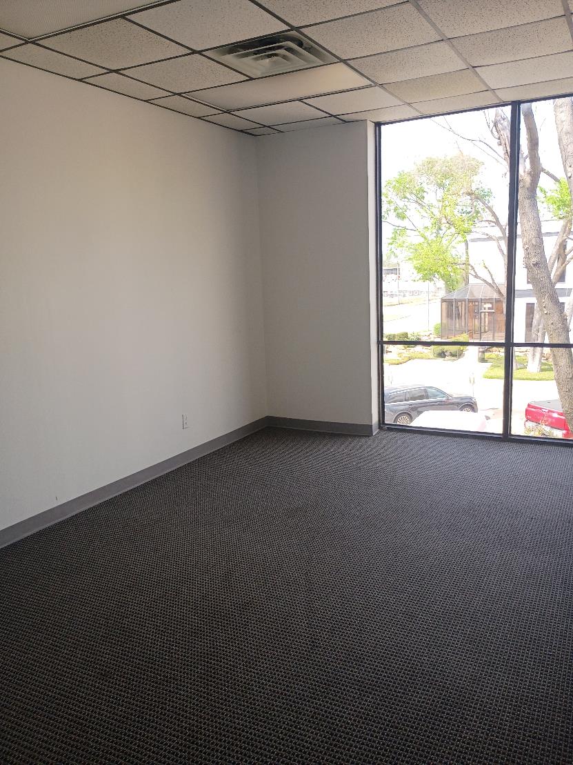 2800 Antoine Drive - 33x2844-sm