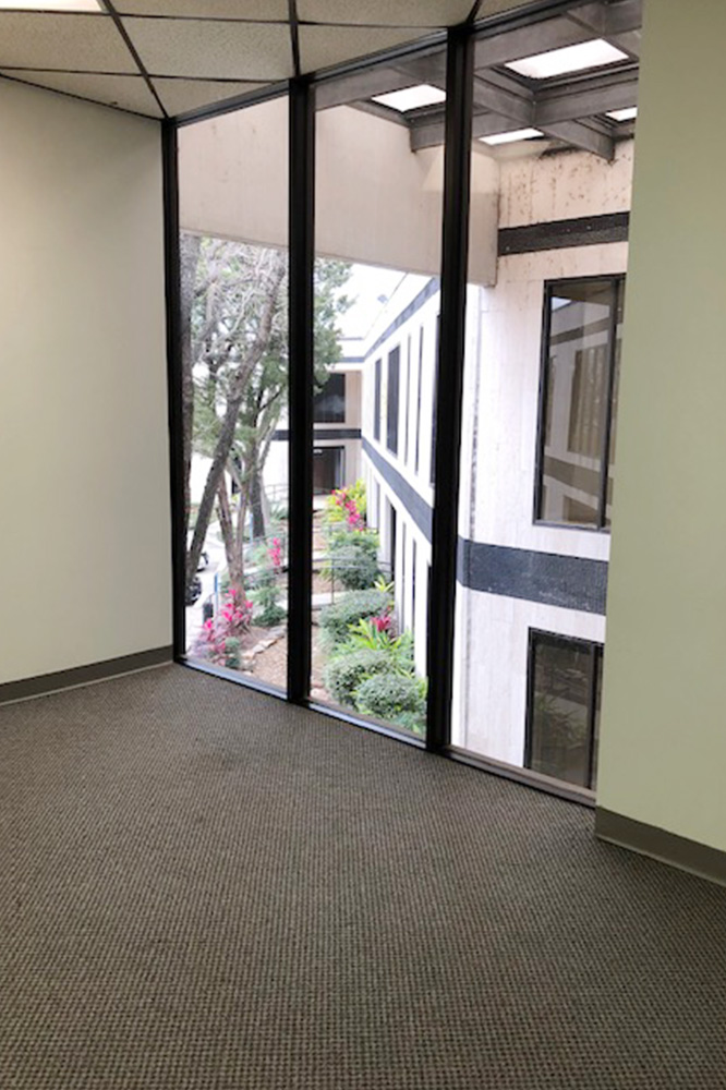 9-UI2852x33.jpg