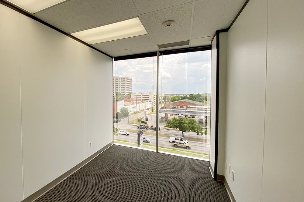 9898 Bissonnet Street - 39x530-sm