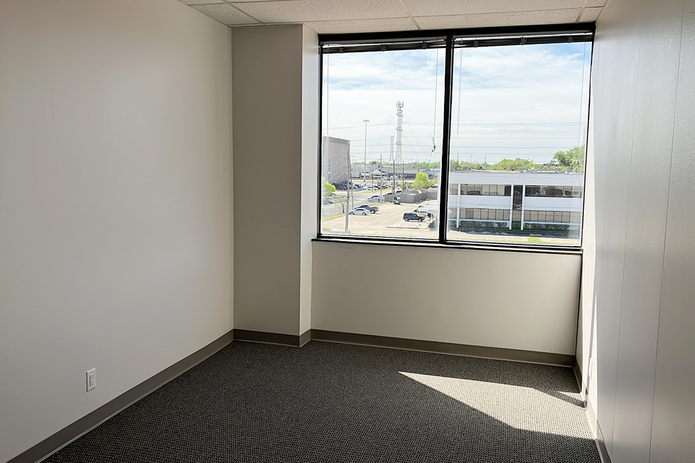 440 Benmar Drive - 41x3058-sm