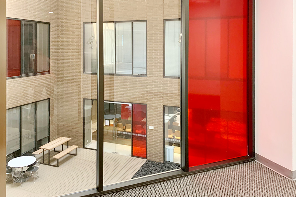 7676 Hillmont - 418x240T-sm