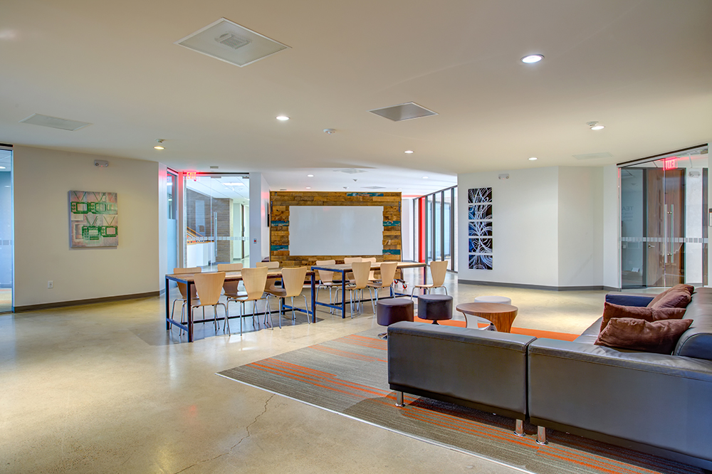 6-UI290Wx418.jpg
