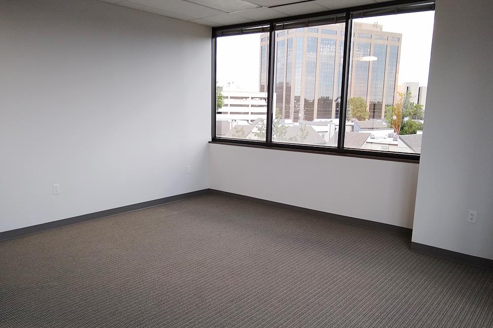 7676 Hillmont - 418x344-12-sm