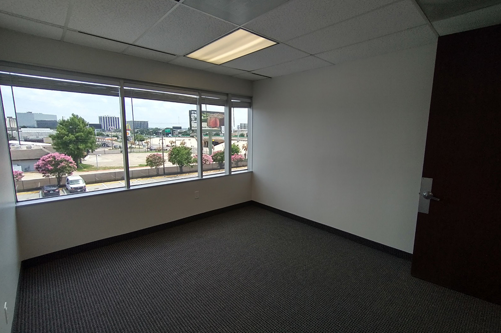 8500 N. Stemmons Fwy - 51x3029-sm