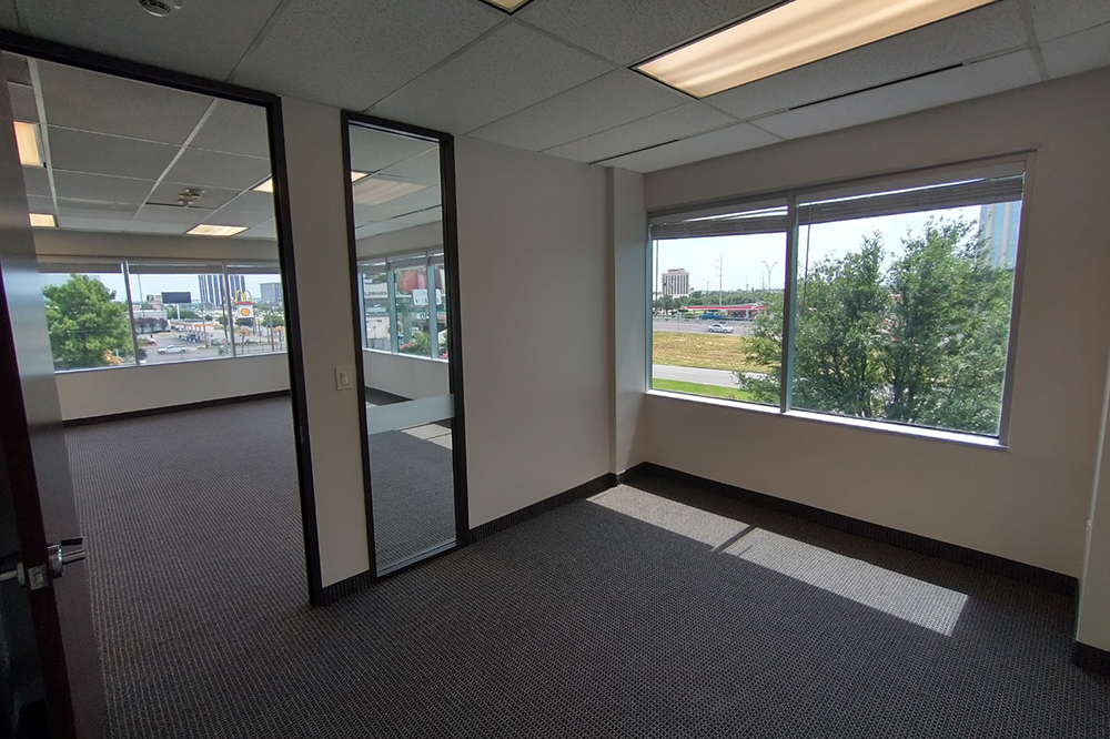 8500 N. Stemmons Fwy - 51x3029-sm