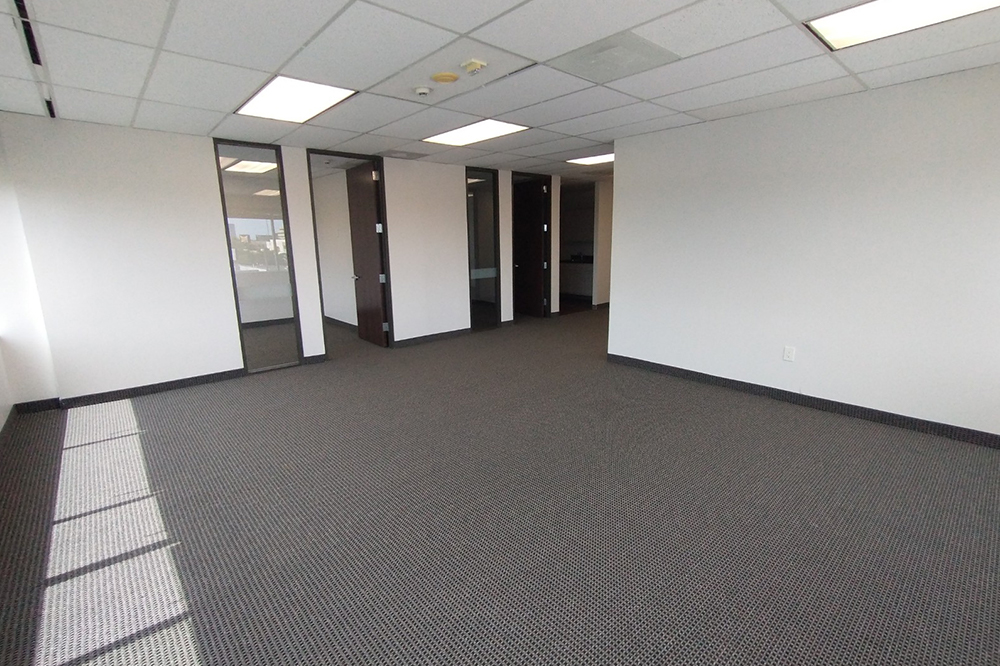 8500 N. Stemmons Fwy - 51x3029-sm
