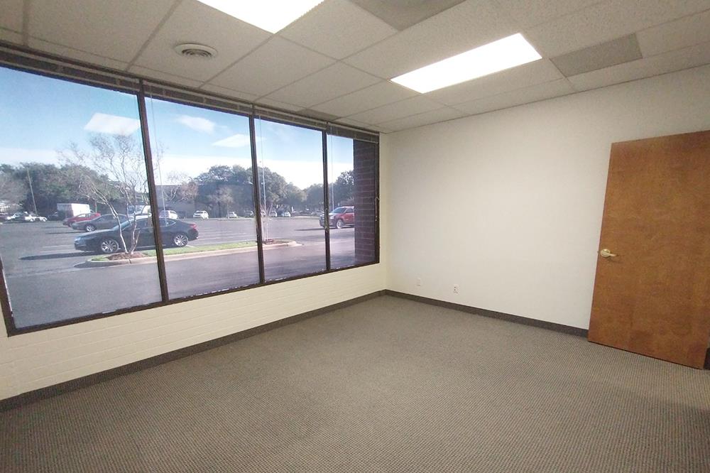 8204 Elmbrook Dr - 52x109-sm