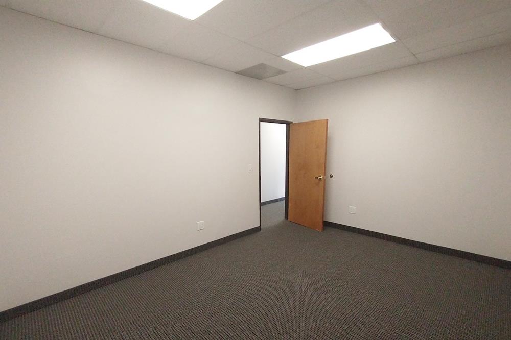 8204 Elmbrook Dr - 52x192-sm