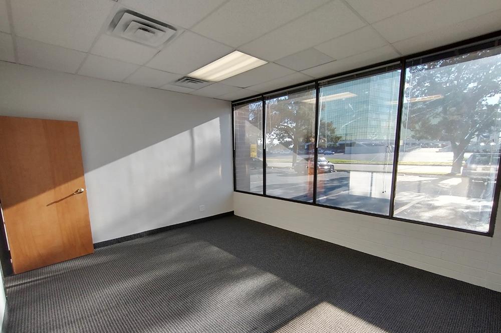 8204 Elmbrook Dr - 52x192-sm