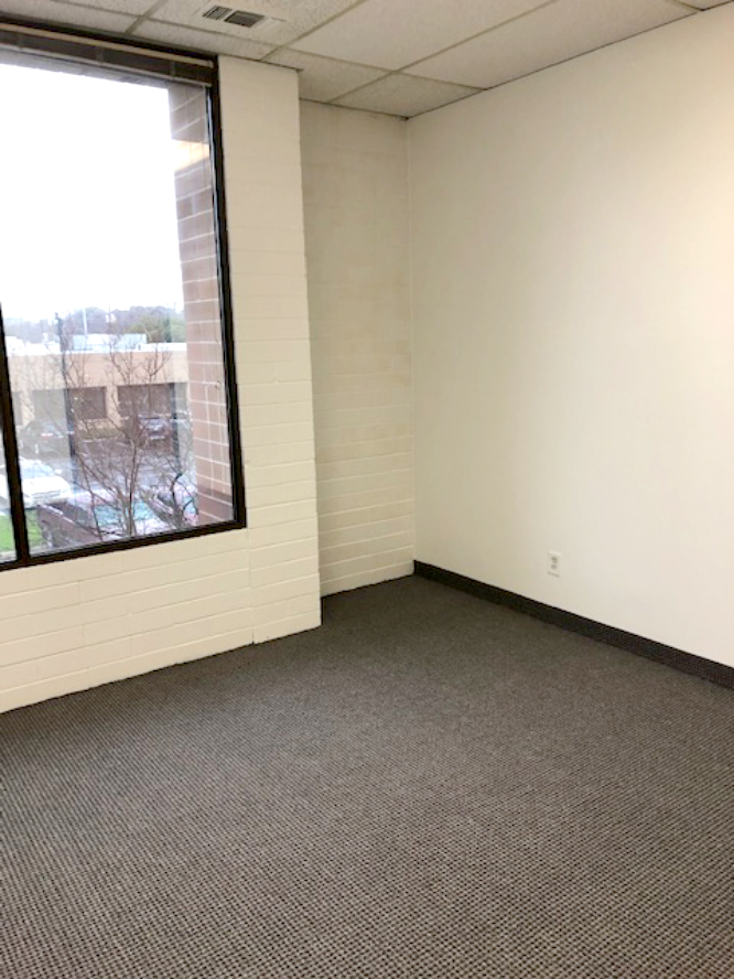 8204 Elmbrook Dr - 52x261-sm