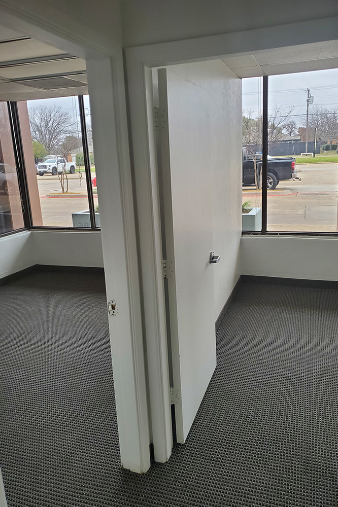 8035 E. R.L. Thornton Fwy - 53x108-sm