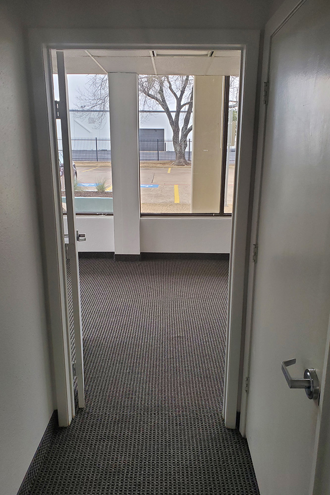3-075228Office-20210209-155614.jpg