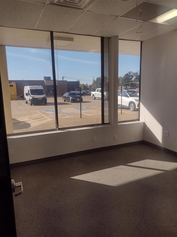 8035 E. R.L. Thornton Fwy - 53x128-sm