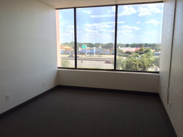8035 E. R.L. Thornton Fwy - 53x310-sm