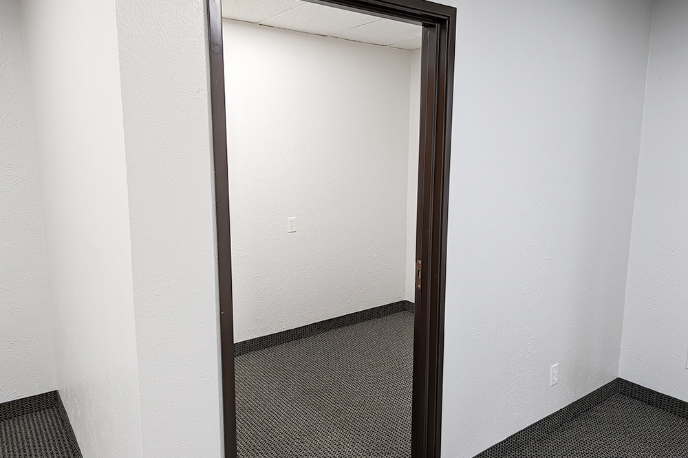 8035 E. R.L. Thornton Fwy - 53x314-sm