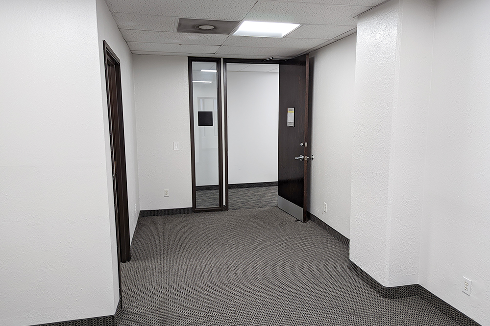 8035 E. R.L. Thornton Fwy - 53x314-sm