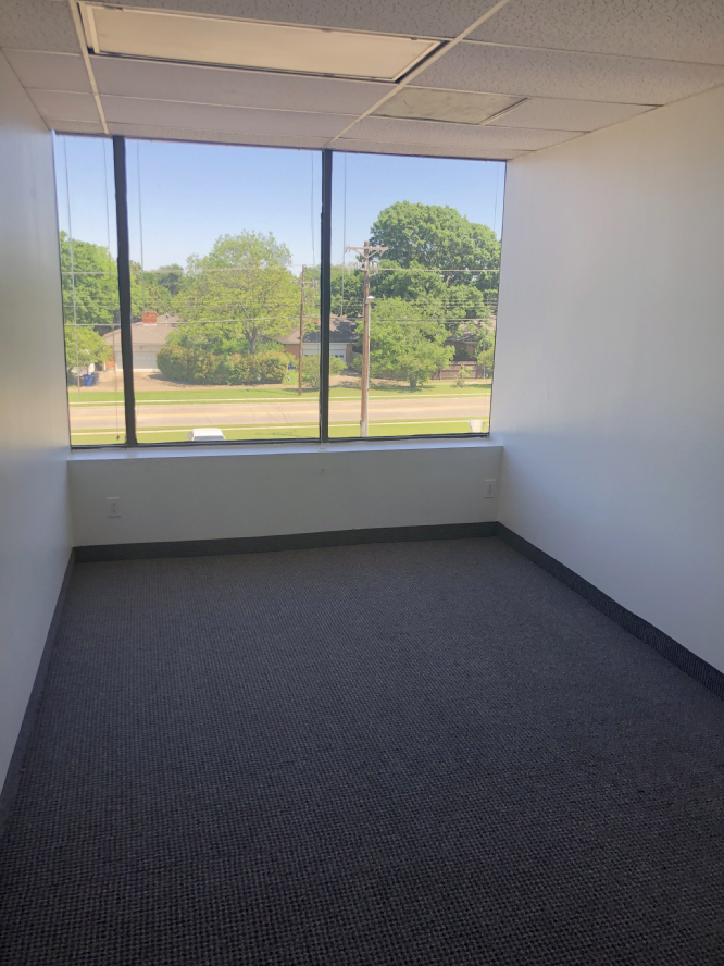 8035 E. R.L. Thornton Fwy - 53x326.01-sm