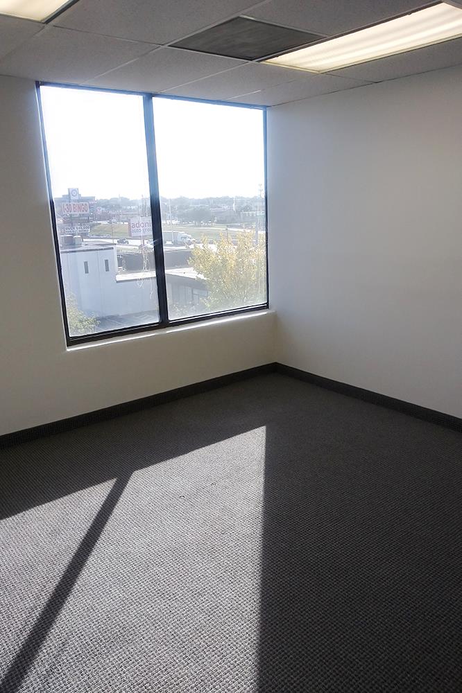 8035 E. R.L. Thornton Fwy - 53x455-sm