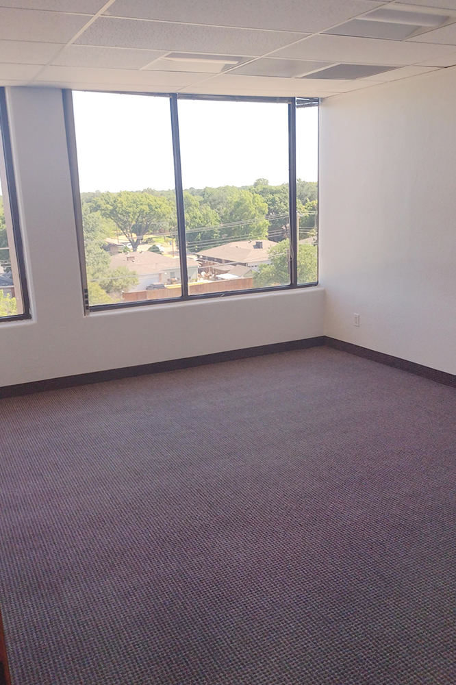 8035 E. R.L. Thornton Fwy - 53x565-sm