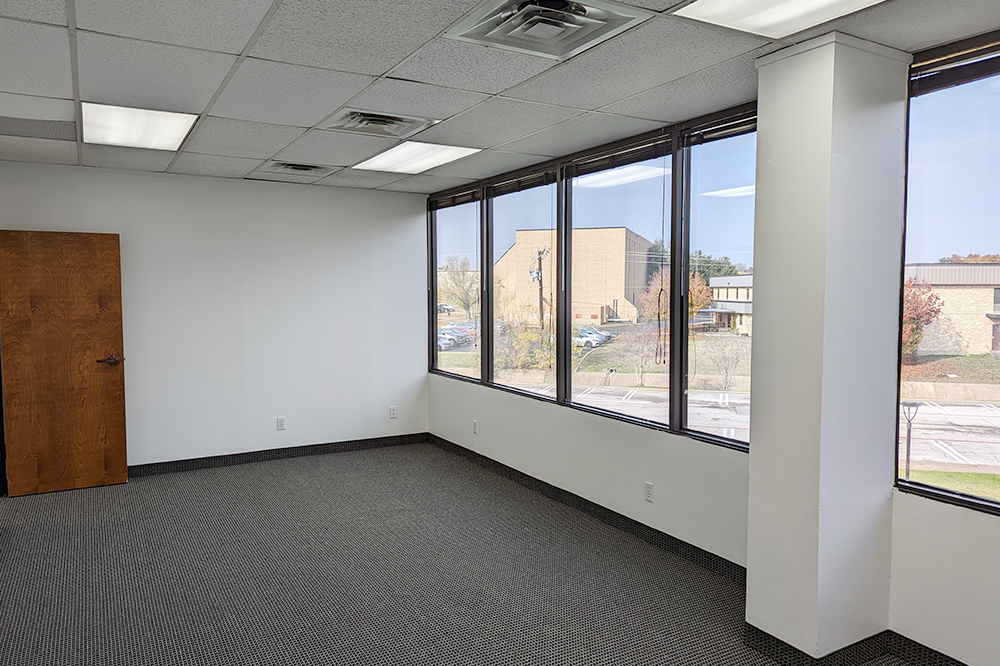 2665-2695 Villa Creek Dr - 56xA222-sm