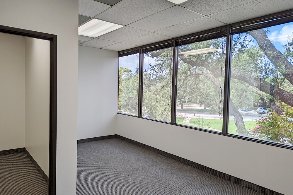 2665-2695 Villa Creek Dr - 56xA245-sm