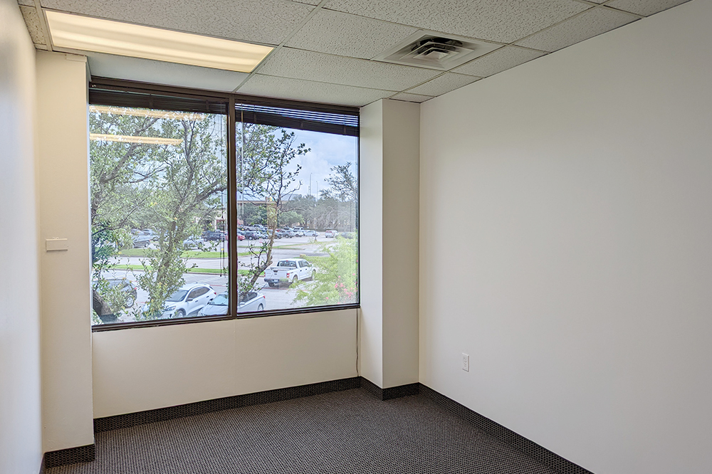 2665-2695 Villa Creek Dr - 56xA247-sm