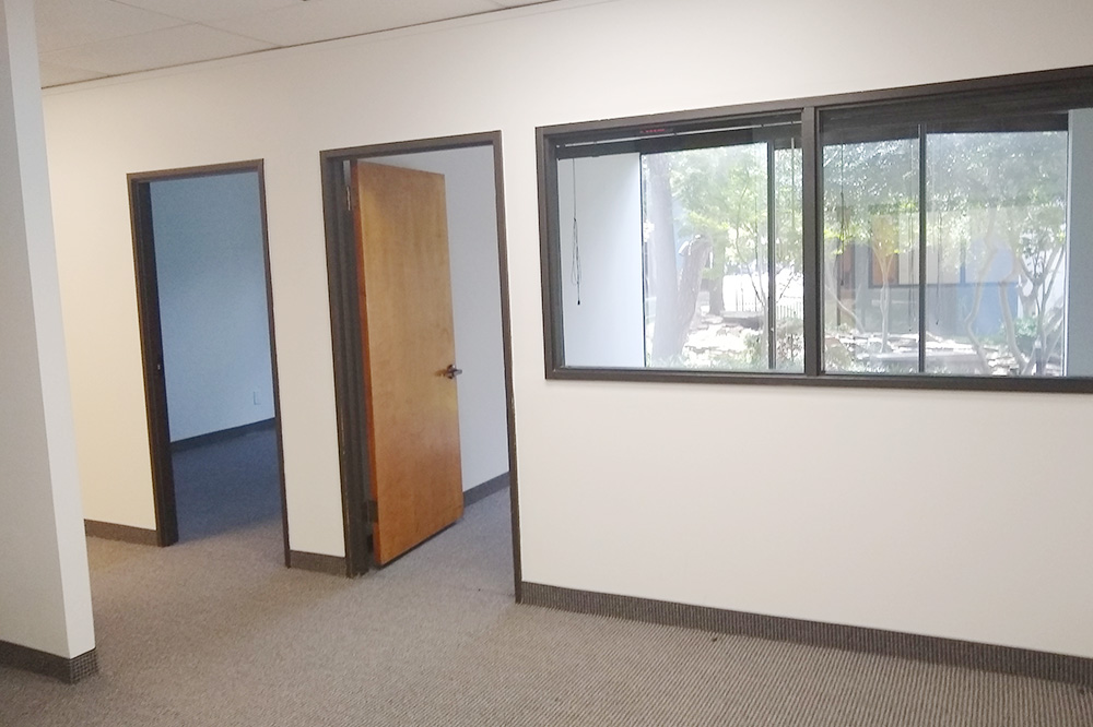 2665-2695 Villa Creek Dr - 56xB105-sm