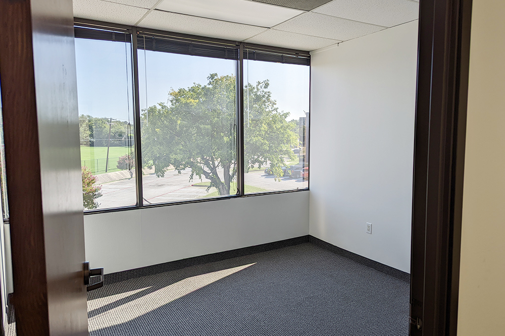 2665-2695 Villa Creek Dr - 56xB210-sm