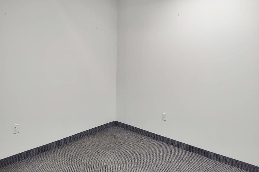 2665-2695 Villa Creek Dr - 56xB215-sm