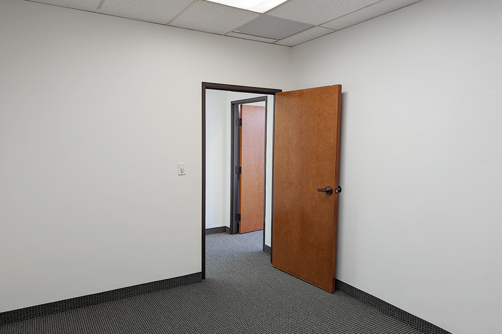 2665-2695 Villa Creek Dr - 56xB225-sm