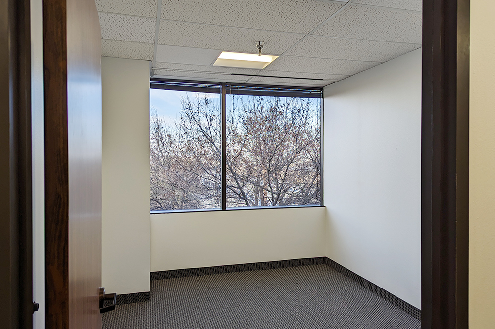 8-075220Office-30.jpg