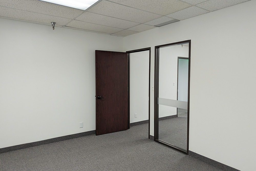 4-UI3335x57.jpg