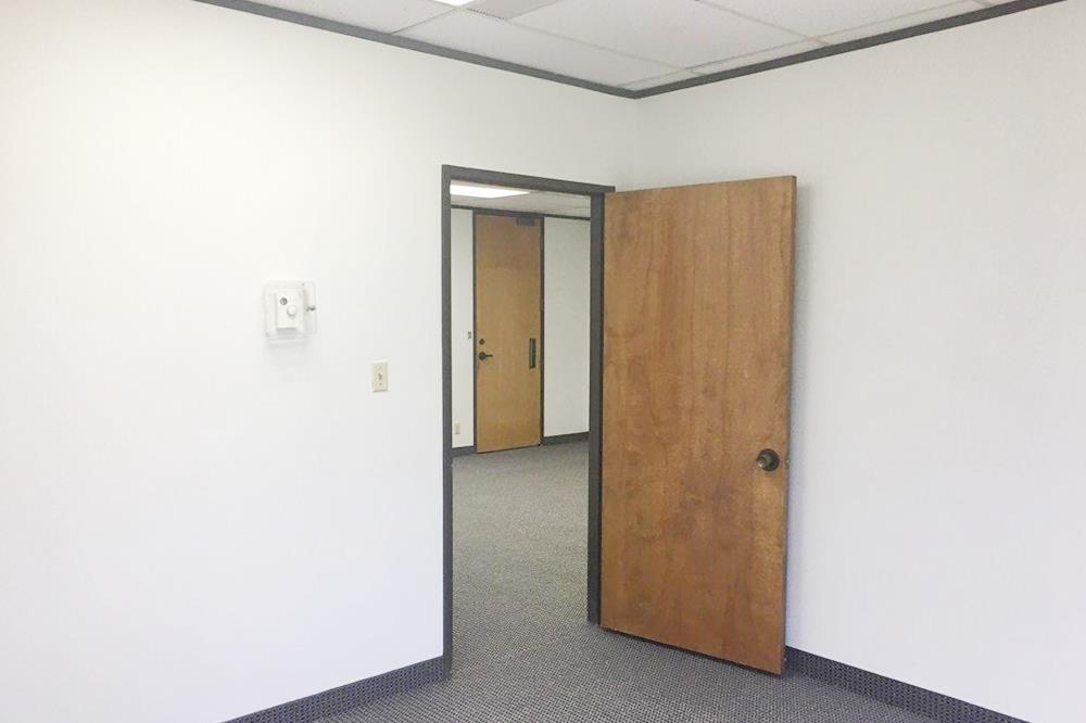 2735-2775 Villa Creek Dr - 90xA-100-sm